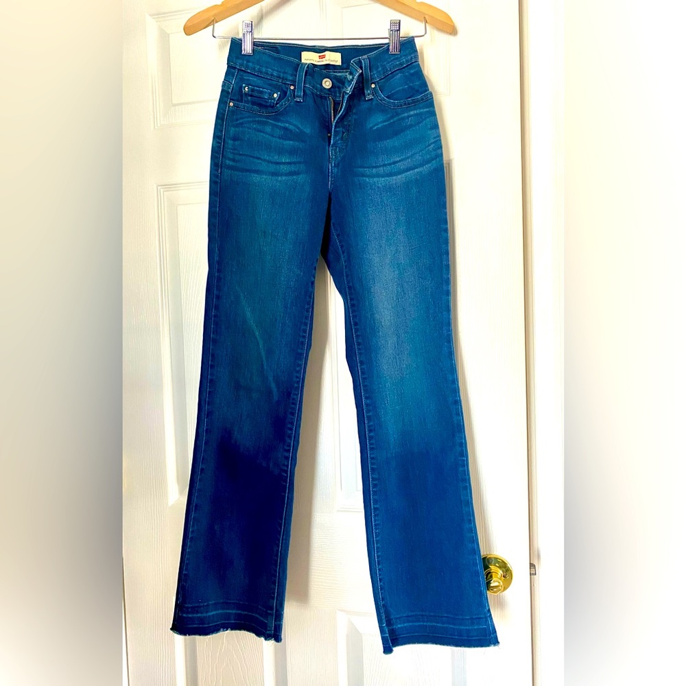 Levis 512 Perfectly Slimming Boot Cut Size 2